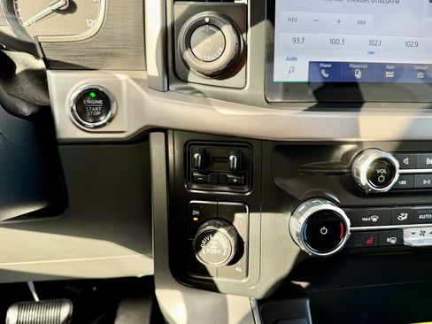 Certified 2022 Ford F150 XLT w/ Equipment Group 302A High image 30