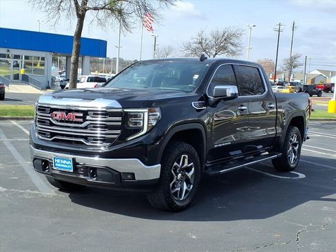 Used 2022 GMC Sierra 1500 SLT w/ SLT Convenience Package image 4