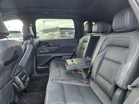 Used 2024 Lincoln Nautilus Premier w/ Equipment Group 102A AWD/4WD image 5