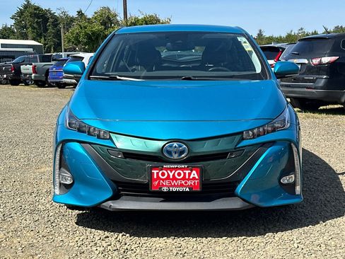 Used 2017 Toyota Prius Prime Advanced w/ Protection Package FWD image 3