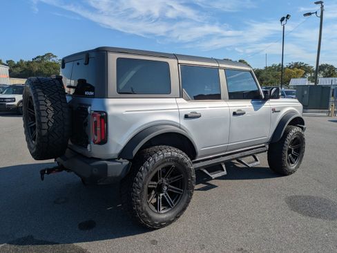 Used 2022 Ford Bronco Wildtrak image 3