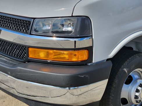 New 2025 Chevrolet Express 3500 w/ Power Convenience Package image 6