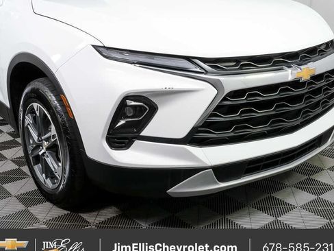 Certified 2025 Chevrolet Blazer LT FWD image 34