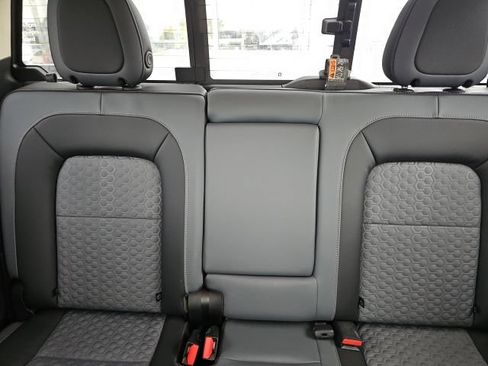 Used 2021 Chevrolet Colorado Z71 AWD/4WD image 17