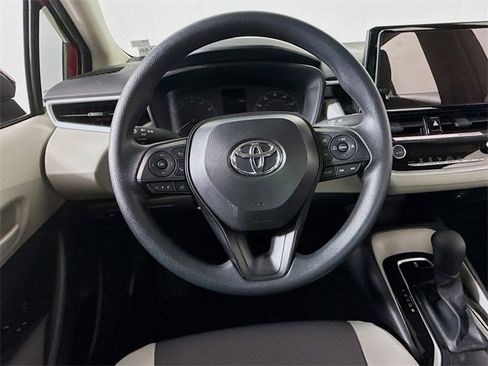 Certified 2025 Toyota Corolla LE image 11