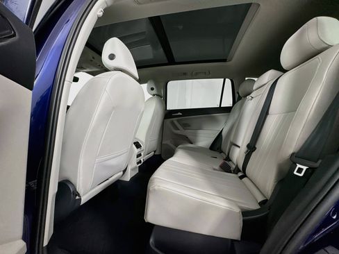 Used 2022 Volkswagen Tiguan SE w/ Panoramic Sunroof Package AWD/4WD image 25