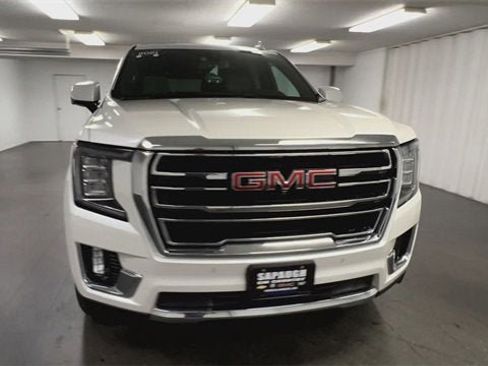 Used 2021 GMC Yukon SLT w/ SLT Premium Package image 3