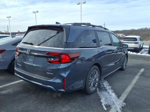 New 2026 Honda Odyssey Touring image 4