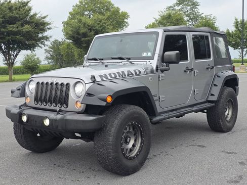 Used 2017 Jeep Wrangler Unlimited Sport w/ Connectivity Group AWD/4WD image 4