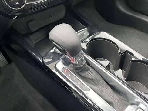 Used 2025 Chevrolet Trax LT image 30