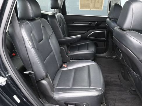 Used 2025 Kia Telluride S AWD/4WD image 31