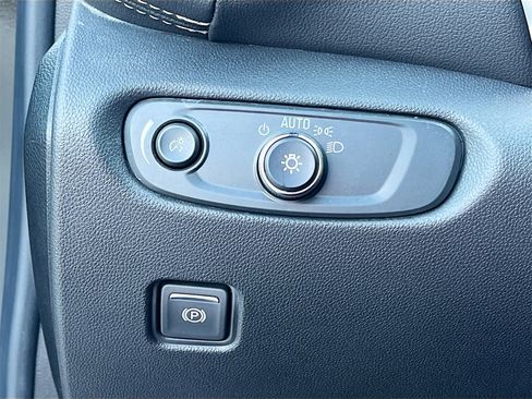 Used 2025 Chevrolet Blazer LT image 10