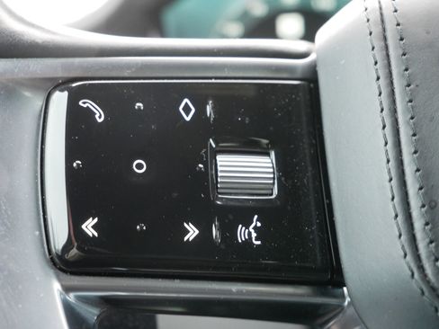 Used 2023 Land Rover Range Rover SE image 19