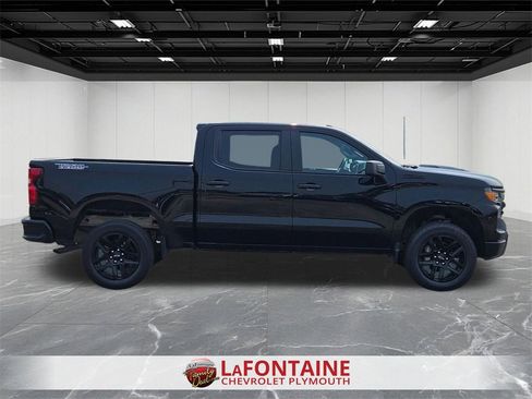 Used 2023 Chevrolet Silverado 1500 Custom Trail Boss w/ LPO, Dark Essentials Package image 9