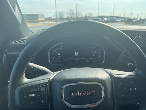 Used 2024 GMC Sierra 2500 AT4 w/ AT4 Premium Plus Package image 17