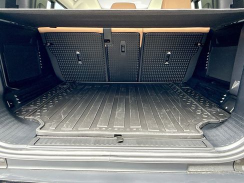 New 2026 Land Rover Defender 110 X-Dynamic SE AWD/4WD image 12