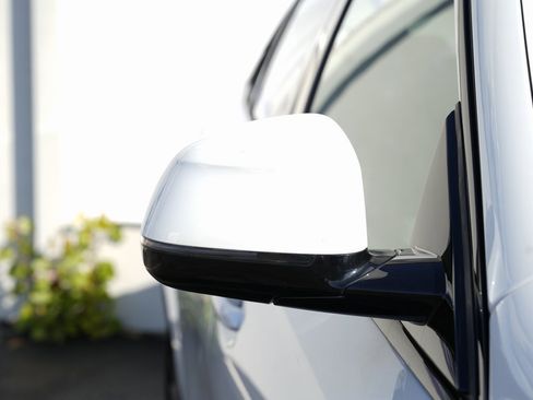 Used 2022 BMW X6 xDrive40i w/ M Sport Package image 9