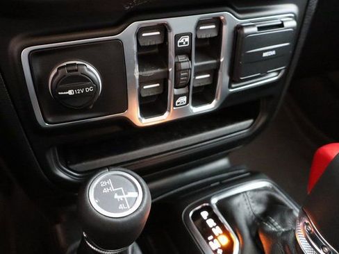 New 2026 Jeep Wrangler Unlimited Sahara AWD/4WD image 23