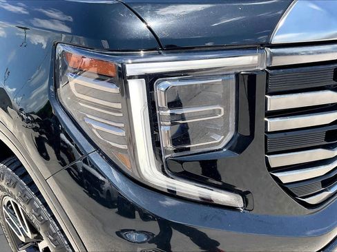 Used 2022 GMC Sierra 1500 AT4 w/ AT4 Premium Package AWD/4WD image 28