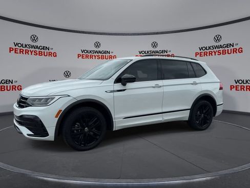 Used 2022 Volkswagen Tiguan SE R-Line AWD/4WD image 4