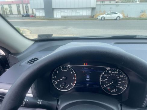 Used 2025 Nissan Altima 2.5 SV image 35