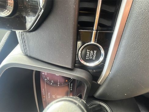 Used 2024 Mitsubishi Outlander SE image 25