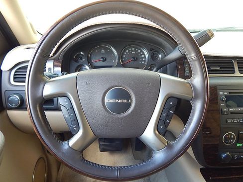 Used 2007 GMC Yukon Denali image 31