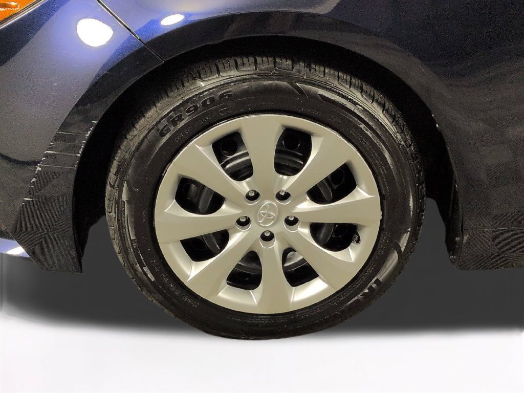 Used 2024 Toyota Corolla LE FWD image 13