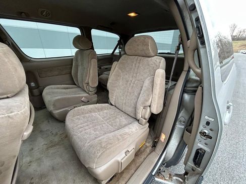 Used 2002 Toyota Sienna LE image 37