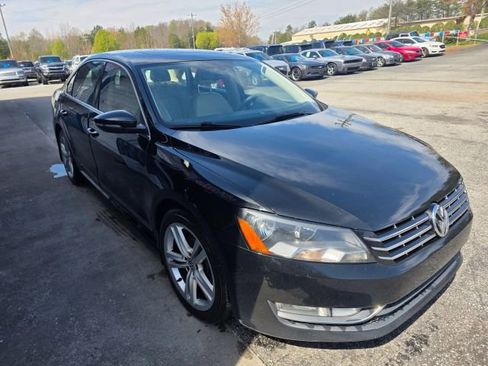 Used 2012 Volkswagen Passat 3.6 SE image 3