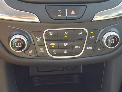 Certified 2022 Chevrolet Equinox LT image 12