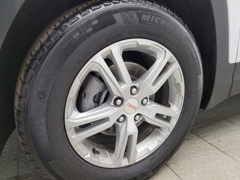 Used 2023 GMC Terrain SLE image 31