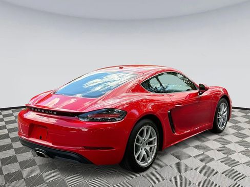 Used 2024 Porsche 718 Cayman image 2