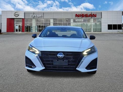 Certified 2025 Nissan Altima 2.5 SV FWD image 2