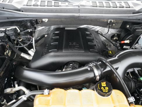 Used 2015 Ford F150 Platinum w/ Equipment Group 701A Luxury AWD/4WD image 40