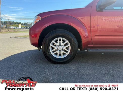 Used 2015 Nissan Frontier SV w/ SV Value Truck Package AWD/4WD image 24