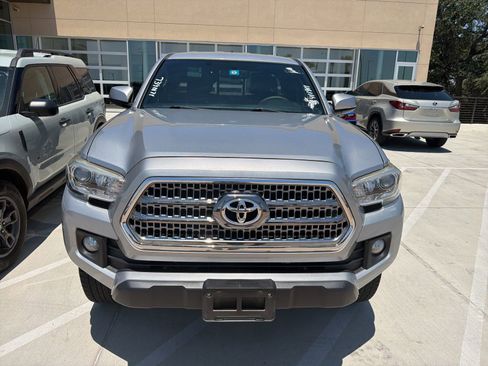Used 2016 Toyota Tacoma TRD Off-Road w/ Towing Package AWD/4WD image 2