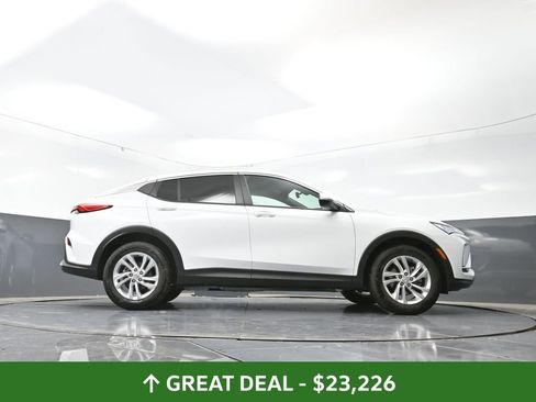 Used 2025 Buick Envista Preferred image 50