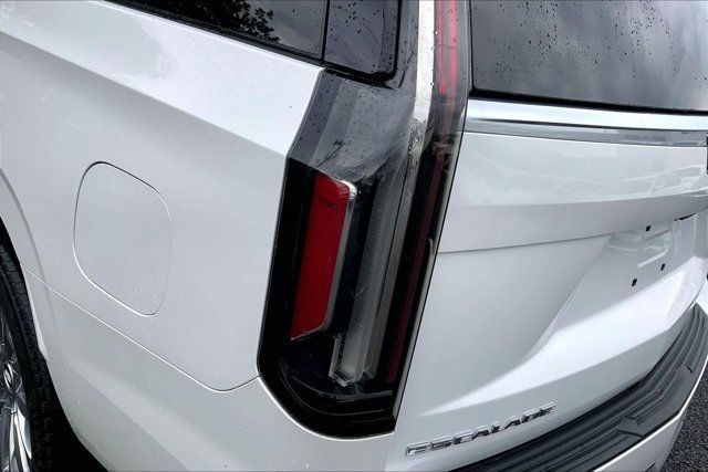 Used 2021 Cadillac Escalade Premium Luxury AWD/4WD image 30