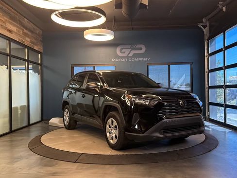 Used 2022 Toyota RAV4 LE AWD/4WD image 1