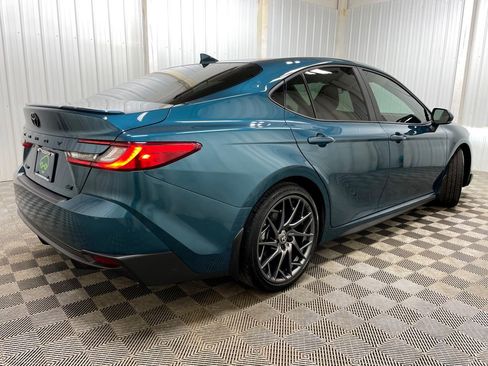 Used 2025 Toyota Camry SE image 15