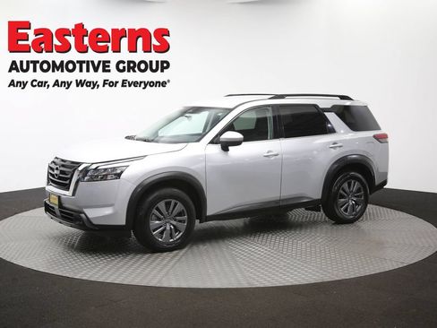 Used 2025 Nissan Pathfinder SV FWD image 61