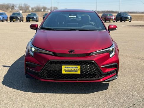 Used 2025 Toyota Corolla SE w/ SE Premium Package image 2