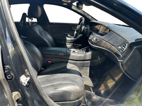 Used 2017 Mercedes-Benz S 550 Sedan image 20