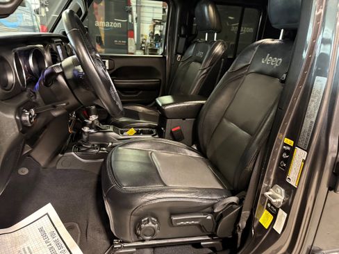 Used 2021 Jeep Gladiator Sport image 48
