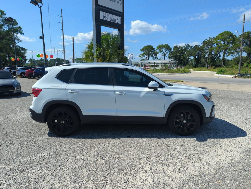 Certified 2023 Volkswagen Taos SE FWD image 8