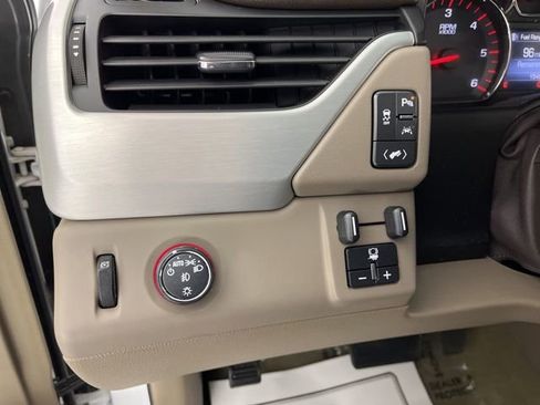 Used 2016 GMC Yukon SLT w/ Premium Edition image 31