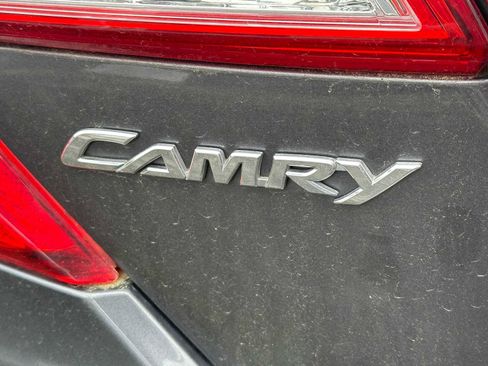 Used 2014 Toyota Camry XLE w/ Leather Package image 8