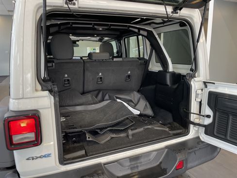Used 2024 Jeep Wrangler Unlimited AWD/4WD image 34