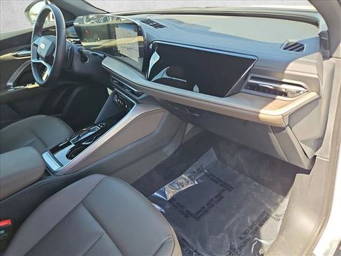 Used 2025 Audi Q5 Premium w/ Convenience Package image 23